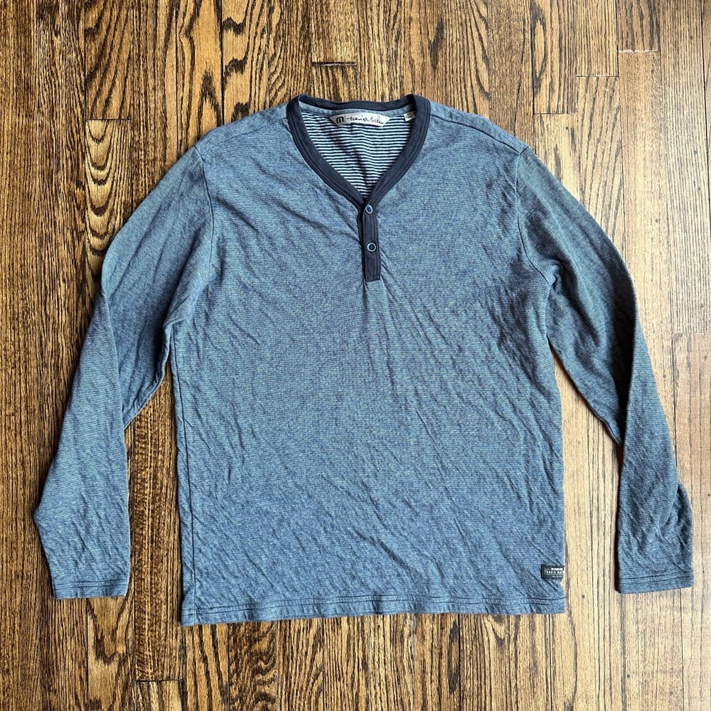 Travis Mathew Men’s quarter zip, Size M